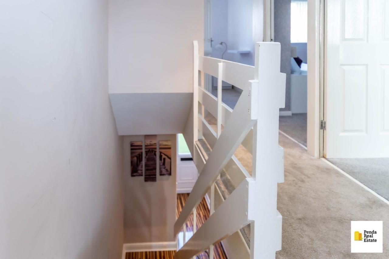 Penda Contractor And Leisure Guests Nottingham Villa Екстериор снимка